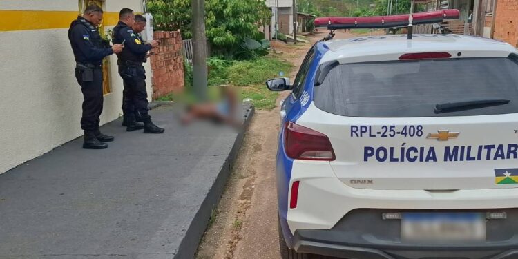Homem é agredido e socorrido pelos bombeiros na zona norte