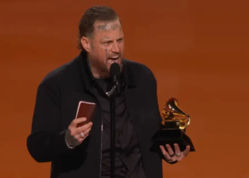 Jelly Roll usa discurso no Grammy para evangelizar: “Jesus é para todos”