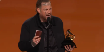 Jelly Roll usa discurso no Grammy para evangelizar: “Jesus é para todos”