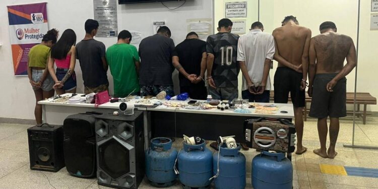 Operação da PM prende suspeitos por tráfico em Buritis