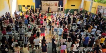 Ação evangelística distribui mais de 200 Bíblias em São Luiz