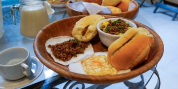 Em pouco mais de um mês, novo programa do governo de RO já serviu mais de 40 mil cafés da manhã gratuitos, em Porto Velho