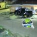 VÍDEO: Homem é assaltado por dupla em moto na porta de casa