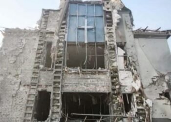 Pastor é morto em bombardeio contra igreja durante culto na Ucrânia