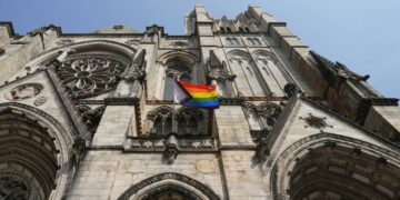 Igreja Anglicana do País de Gales torna a bênção para casamento gay permanente