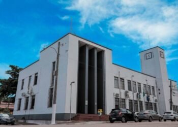 Prefeitura lança concurso da Semec com salários de até R$ 18 mil