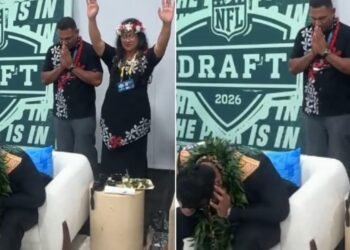 Pais oram enquanto jogador recebe ligação para contrato com New York Giants: ‘Deus ajudou’