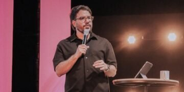 “O problema da igreja não é influência, é caráter”, diz pastor sobre integridade de líderes