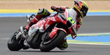 MotoGP: Após chuvas da semana, buraco se abre na pista do autódromo de Goiás e atrasa início da corrida sprint