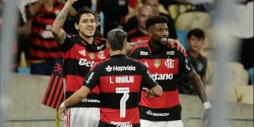 Flamengo bate Vitória e abre vantagem na Copa do Brasil
