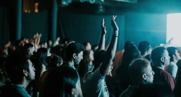 Número de jovens que consideram religião muito importante aumenta 50%