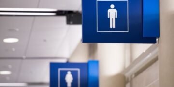 Lei que restringe uso de banheiro feminino por pessoas trans é sancionada em Campo Grande