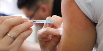 Campanha de vacinação contra influenza segue até maio e reforça prevenção à gripe