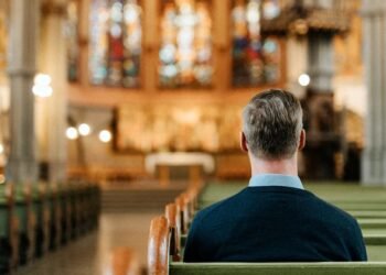 Catolicismo perde fiéis enquanto protestantismo segue crescendo