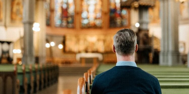 Catolicismo perde fiéis enquanto protestantismo segue crescendo