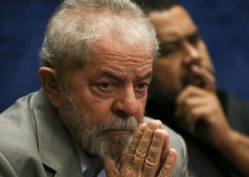 Lula ataca a direita, mas diz que aceitará derrota para Flávio