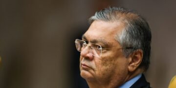 Dino pede vista e STF suspende julgamento sobre royalties do petróleo