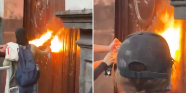 Vândalos mascarados tentam incendiar igreja em protesto feminista no México