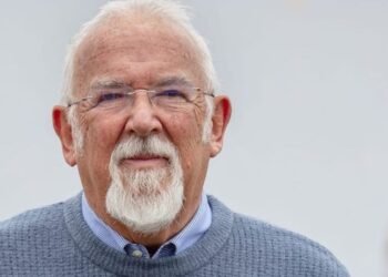 Pastor é condenado após pregar João 3:16 em ‘zona de proteção ao aborto’ no Reino Unido