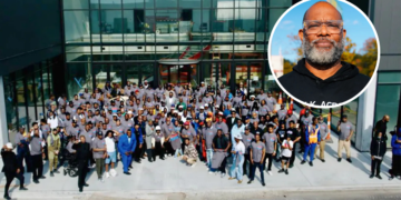Pastor mobiliza 750 homens na construção de projeto que reduz violência em Chicago