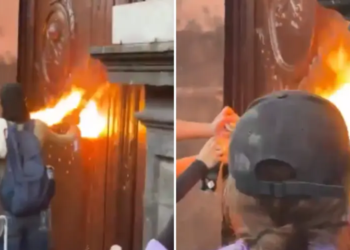 Vândalos tentam incendiar igreja durante marcha feminista no México