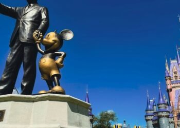 Disney retoma saudação “senhoras e senhores” após anos usando linguagem neutra