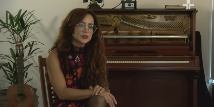 Daniela Araújo relata como acolhimento da igreja marcou sua restauração: ‘Me abraçaram’
