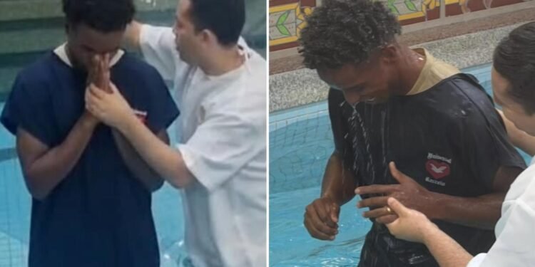 Jogador do Vasco é batizado em igreja no Rio: ‘Decidi entregar meu coração a Deus’