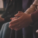 Domingo da Igreja Perseguida: Conheça movimento global de oração pelos cristãos perseguidos