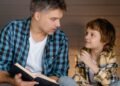 Apenas 29% dos pais americanos oram com os filhos com frequência, revela pesquisa