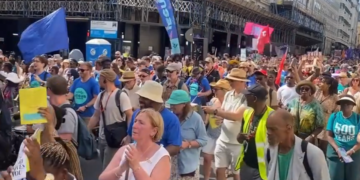 Marcha para Jesus reúne milhares em Londres após 25 anos: ‘Igreja viva’