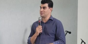 “A fé verdadeira nasce quando reconhecemos nossa cegueira espiritual”, diz pastor