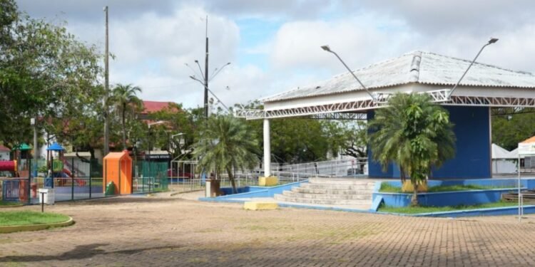 Praça Aluízio Ferreira é opção de lazer para famílias