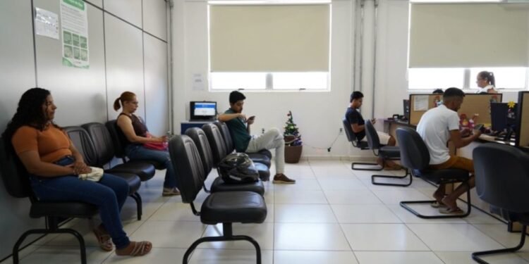 Sine Municipal disponibiliza mais de 50 novas vagas de emprego em PVH