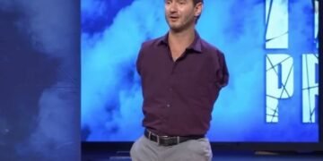 Nick Vujicic responde aos rumores de sua morte confirmando que está vivo e bem
