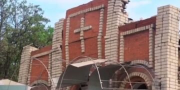 segundo ataque russo a bomba danifica igreja