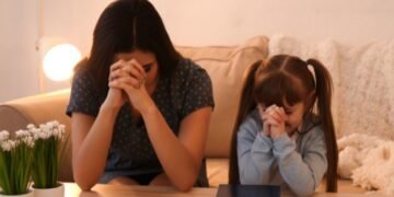 Mãe influencia fé dos filhos por meio de exemplo e oração
