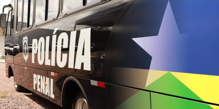 Governo de RO amplia estrutura e atuação da Polícia Penal do estado com entrega de micro-ônibus, em Porto Velho