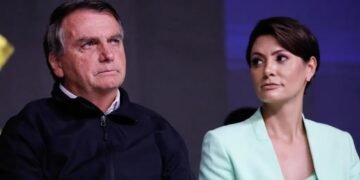 Michelle Bolsonaro atualiza quadro de saúde do ex-presidente