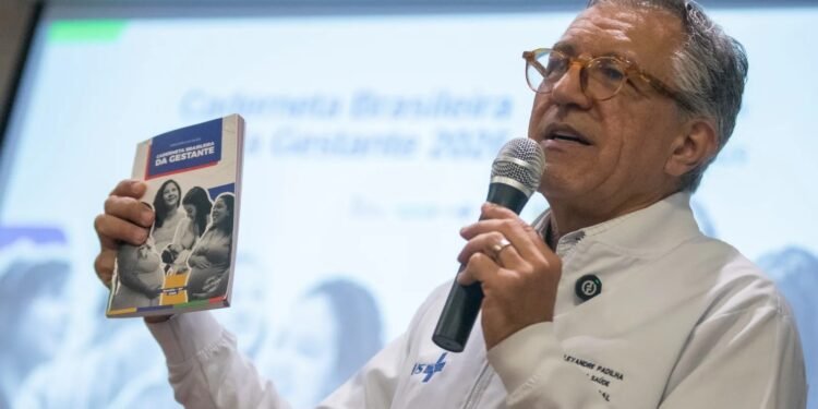 “Pessoas que gestam”? Caderneta da gestante causa indignação