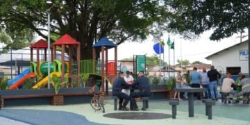 Praça Cohab ganha nova estrutura e volta a ser ponto de encontro das famílias
