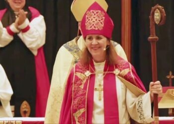 Igreja Episcopal empossa 1ª bispa assumidamente lésbica