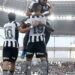 Botafogo vence Corinthians pelo Brasileirão com três de Arthur Cabral