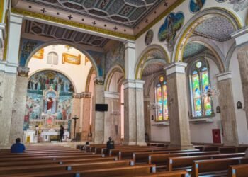 Catedral do Sagrado Coração carrega história, fé e construção coletiva