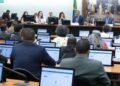 CCJ da Câmara adia análise de PEC sobre redução da maioridade penal