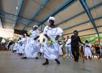 Juiz condena pai que apontou doutrinação religiosa em escola