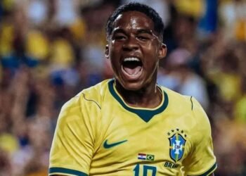 Seleção: Endrick exalta esposa em sua volta por cima no futebol