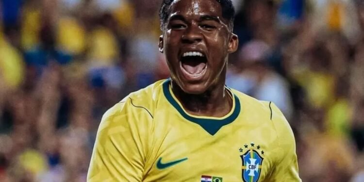 Seleção: Endrick exalta esposa em sua volta por cima no futebol