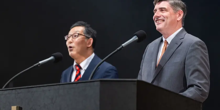 Mais de 100 pessoas aceitam Jesus em evento com Will Graham no Japão
