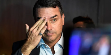 Eleições 2026: Flávio Bolsonaro perde 14 pontos entre evangélicos após áudio com Vorcaro